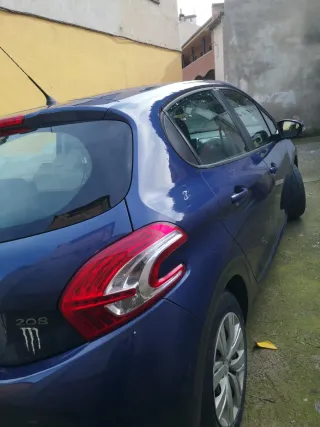 Peugeot 208 2014