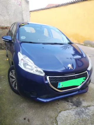 Peugeot 208 2014