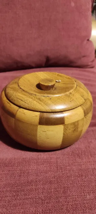 Caja de madera con tapa