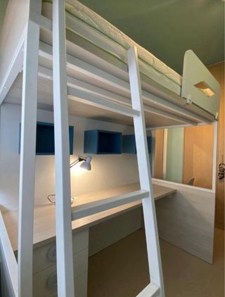Cama juvenil con escritorio