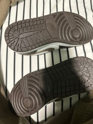 Nike Air Force 1 Marrón y Blanco