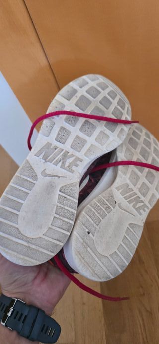 Zapatillas Nike Tanjun Talla 40