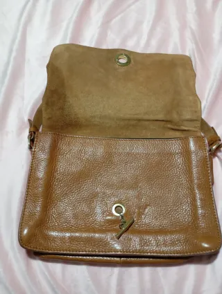 Bolso de piel marrón