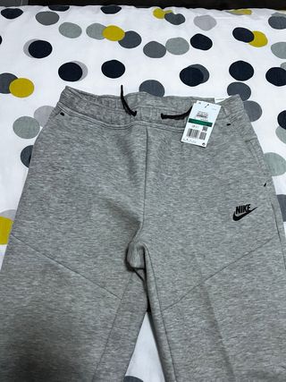 Jogger Nike Tech Fleece Gris