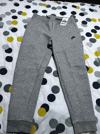 Jogger Nike Tech Fleece Gris