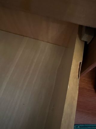 Cómoda pequeña de madera