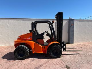 Carretilla elevadora 4x4