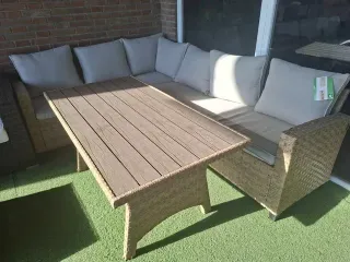 Conjunto rinconera y mesa ratán