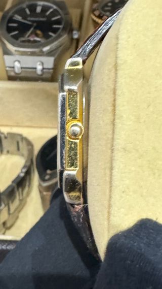 Reloj Mujer Oro y Rojo