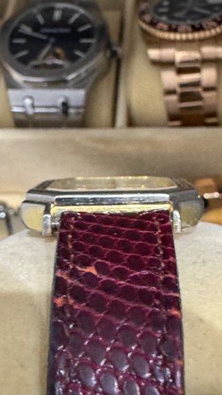 Reloj Mujer Oro y Rojo