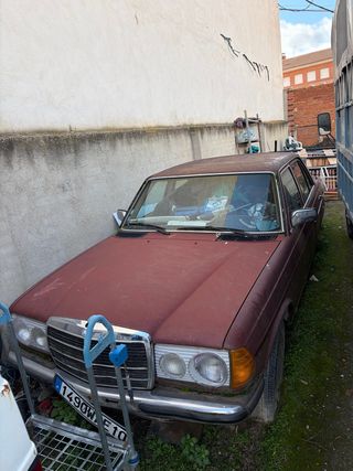 Mercedes-Benz 240