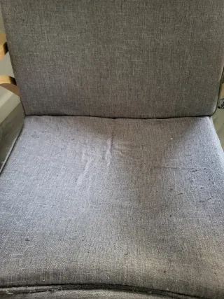 Butaca gris balancín de tela y madera