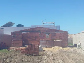 Construcción de casas, piscinas, impreso...