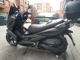 Kymco KX-CT Maxi Scooter Negra/Gris