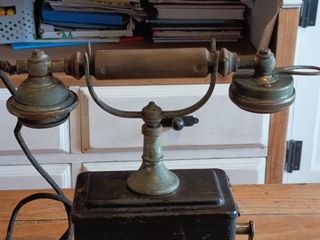 Teléfono Antiguo TESA de Campaña