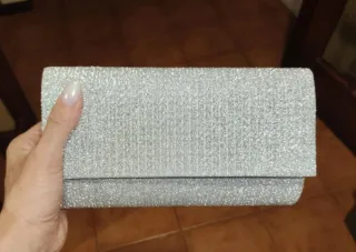 Bolsa/Pochete Prateada Brilhante Nova