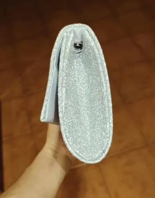 Bolsa/Pochete Prateada Brilhante Nova