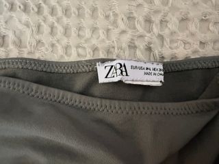 Top ZARA verde manga larga