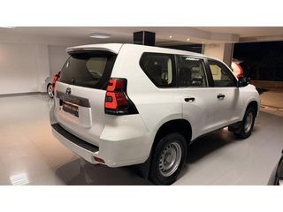 Toyota Land Cruiser 2.8 D-4D GX 150 kW (204 CV)