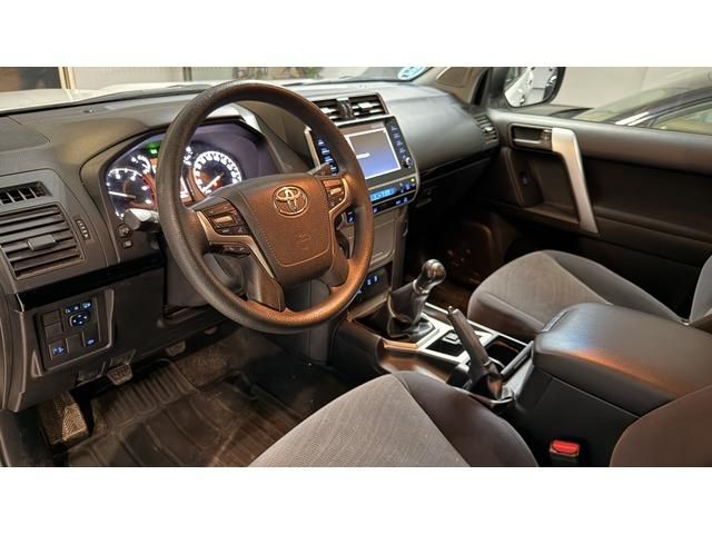 Toyota Land Cruiser 2.8 D-4D GX 150 kW (204 CV)