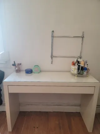 Tocador blanco Ikea con cajón