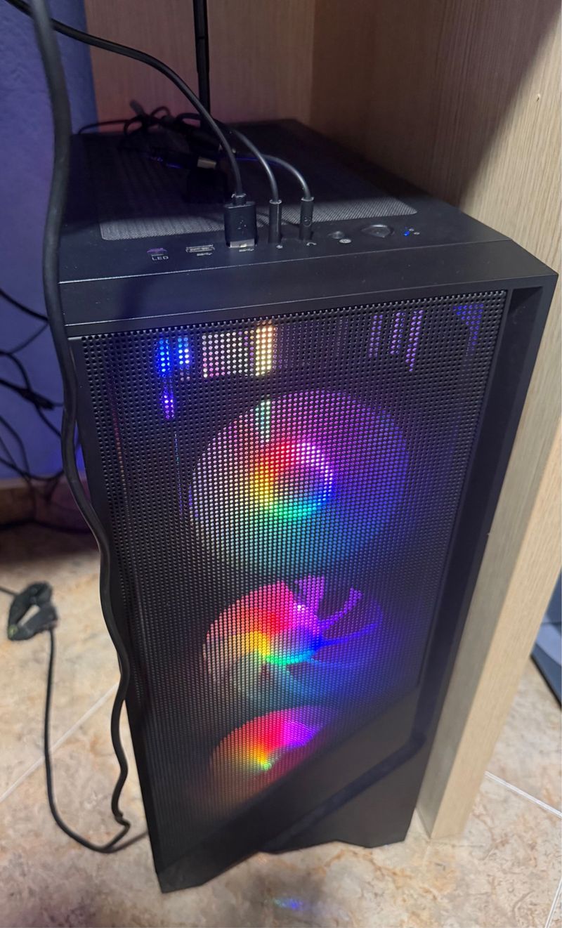 PC Gaming Negro con RGB