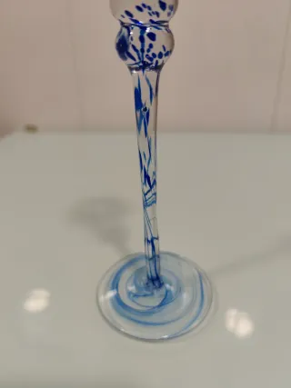 Candelabro de cristal azul y transparente