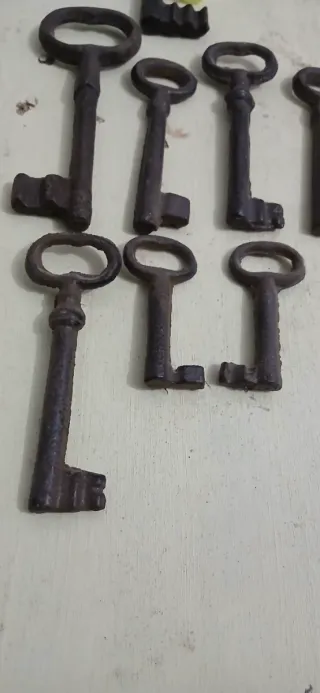 Lote de 15 llaves antigua replica.