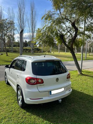 Volkswagen Tiguan 2010 con pegatina C