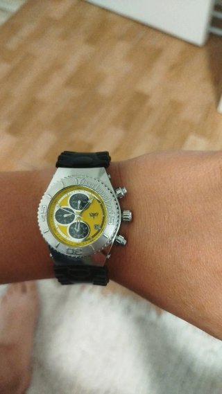Reloj Technomarine 45mm Negro/Amarillo