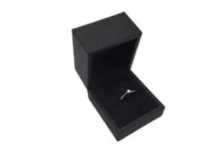 anillo oro 18k con piedra con diamante