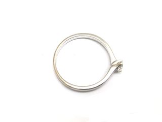 anillo oro 18k con piedra con diamante