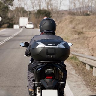 Baul trasero moto SH47 D44B