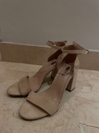 Sandalias Bebe Beige Tacón Bloque