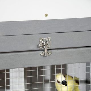 Jaula para Aves de Exterior en Madera de Abeto y Metal, Voladera para Aves con 3 Aberturas con Bloqueo, 4 Posaderos y Bandeja Extraíble, 80.5X57X153 Cm, Gris Claro