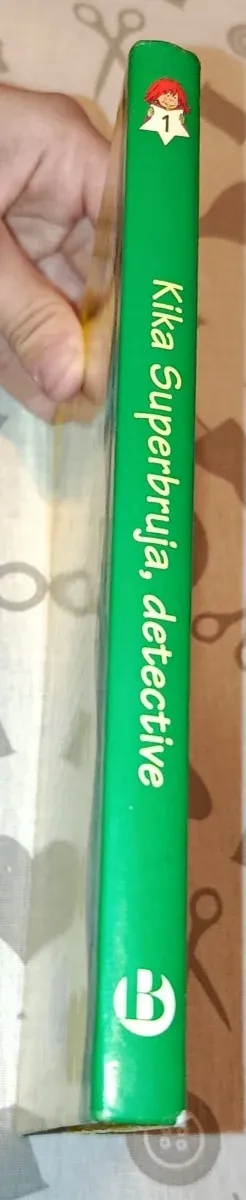 Kika Superbruja, detective (Kika Superbruja / K...