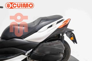 YAMAHA XMAX 300