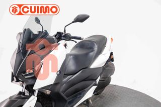 YAMAHA XMAX 300