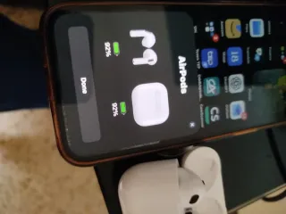 Airpods 4 con cancellazione rumore