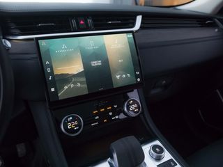 Jaguar F-Pace 2.0D I4 204PS AWD Auto MHEV Standard SE