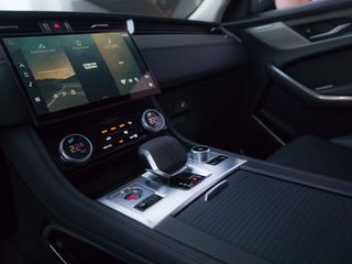 Jaguar F-Pace 2.0D I4 204PS AWD Auto MHEV Standard SE