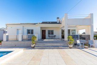 Chalet en venta en La Siesta - El Salado - Torreta en Torrevieja