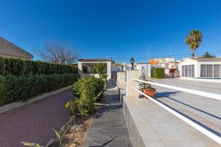 Chalet en venta en La Siesta - El Salado - Torreta en Torrevieja