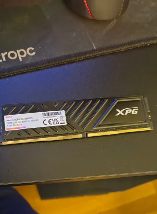 Memoria RAM DDR4 XPG 8GB 3200MHz