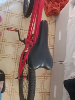 Bicicleta BMX Roja Poco Uso