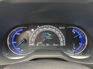 Toyota Rav4 2.5l 220H Advance