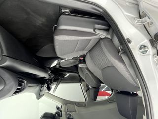 Toyota Yaris 1.5 120H Business Plus