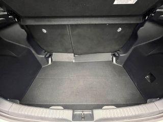 Toyota Yaris 1.5 120H Business Plus