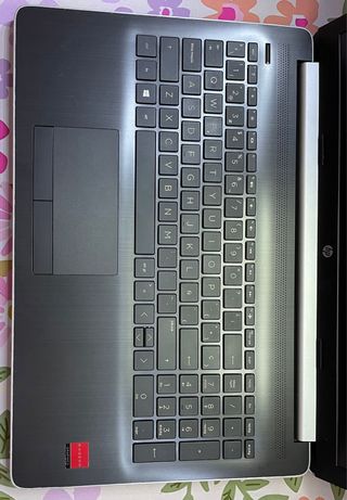 Portátil HP 15” AMD Radeon – Funciona perfecto (ba