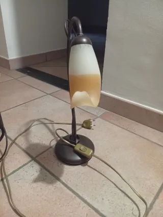 Lampadario in metallo e vetro